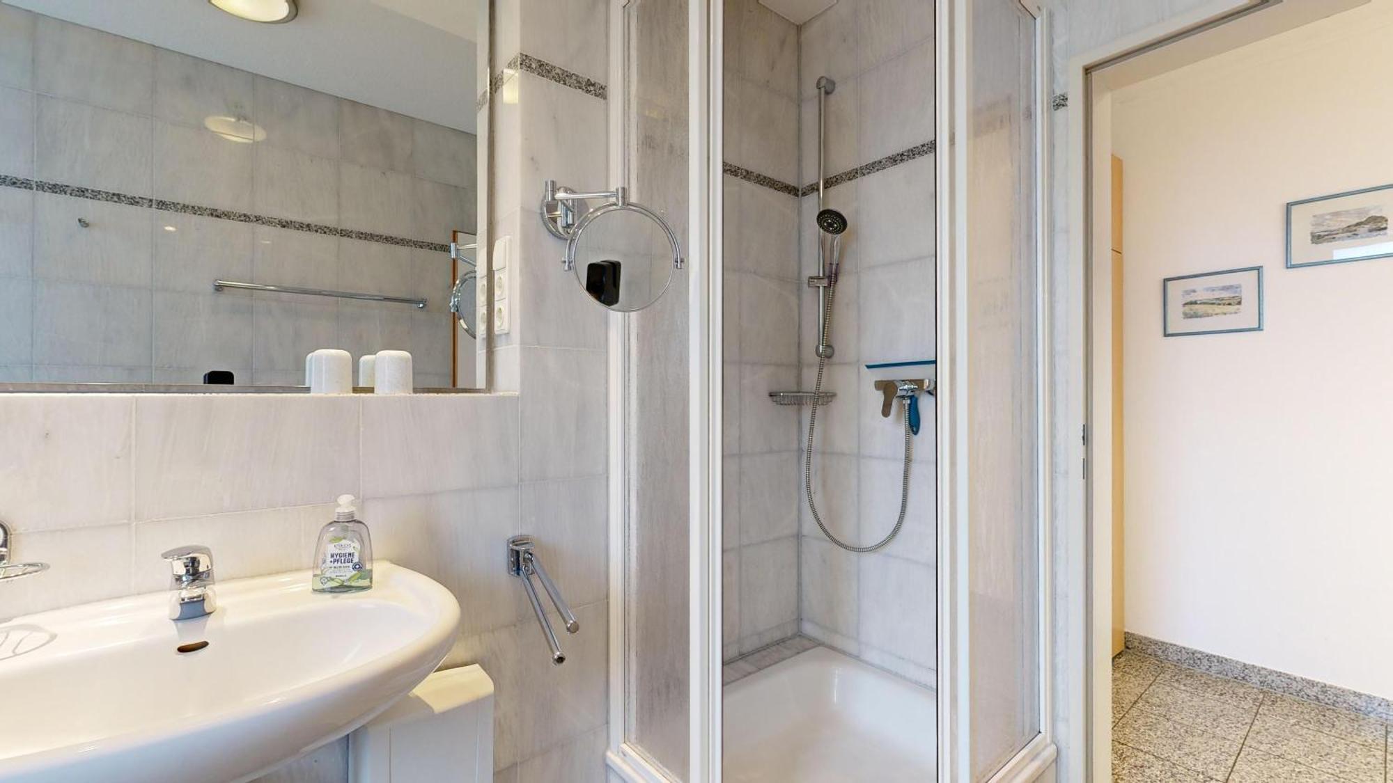 Strandnahe Mit Schwimmbad Im Haus, A Cappella 15, Apartment Binz