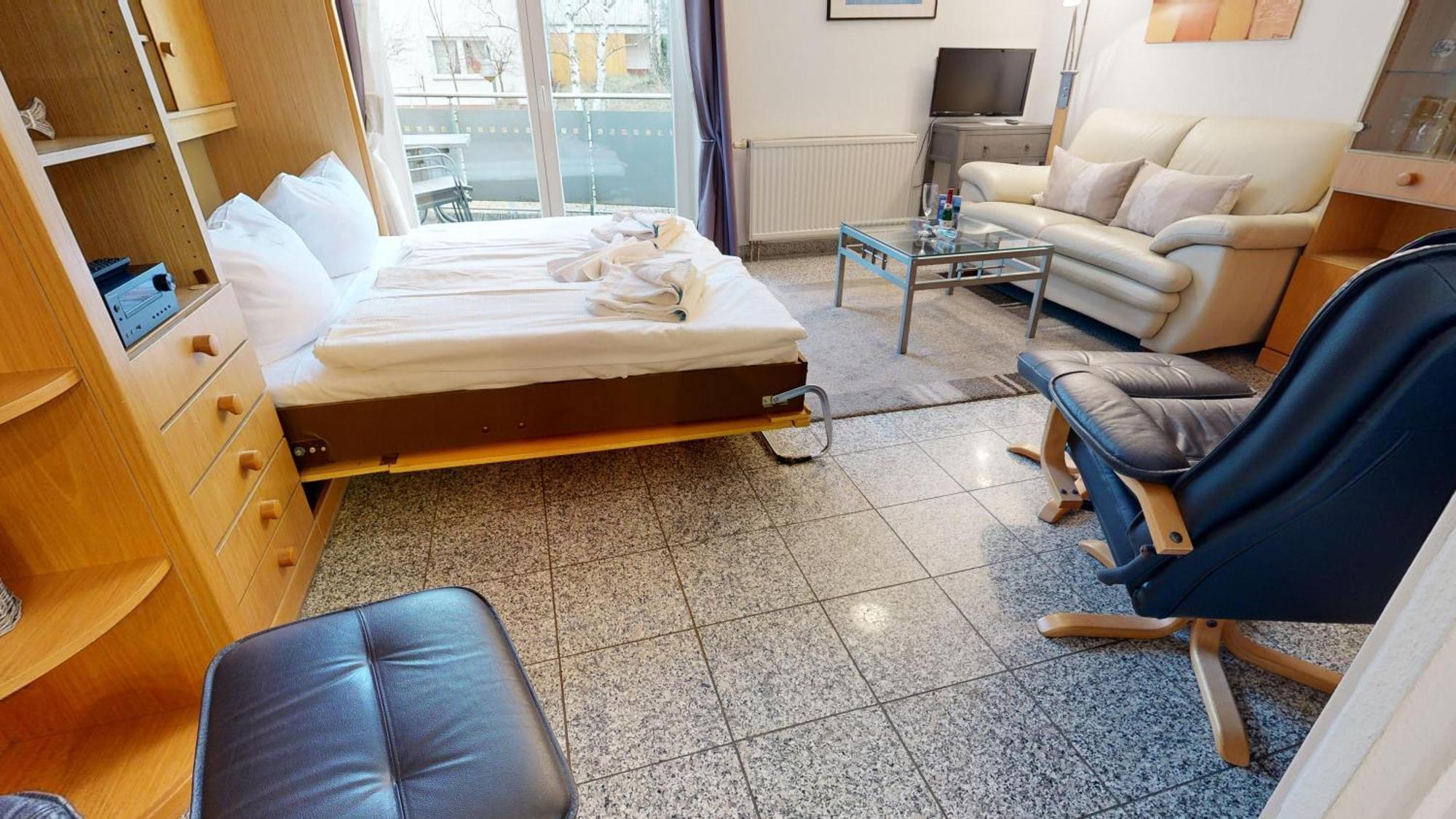 Strandnahe Mit Schwimmbad Im Haus, A Cappella 15, * Binz