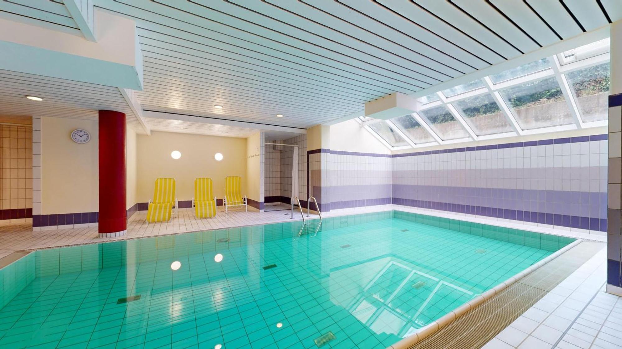 Strandnahe Mit Schwimmbad Im Haus, A Cappella 15, Apartment Binz